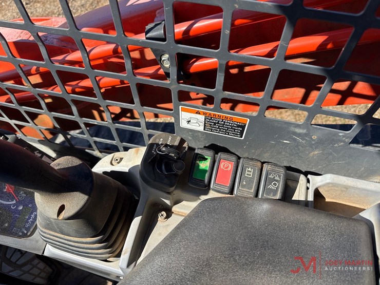 2017-kubota-svl75-2-image-17