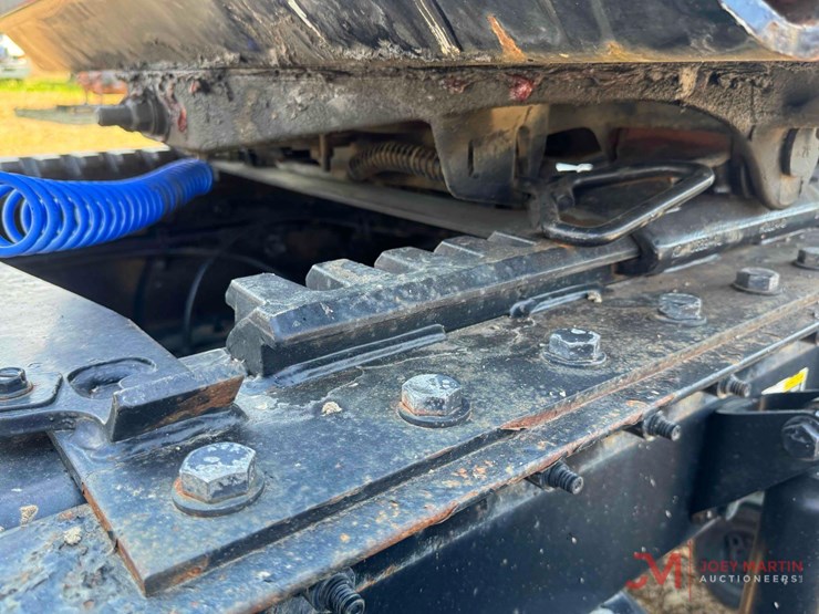 2015-peterbilt-389-image-17