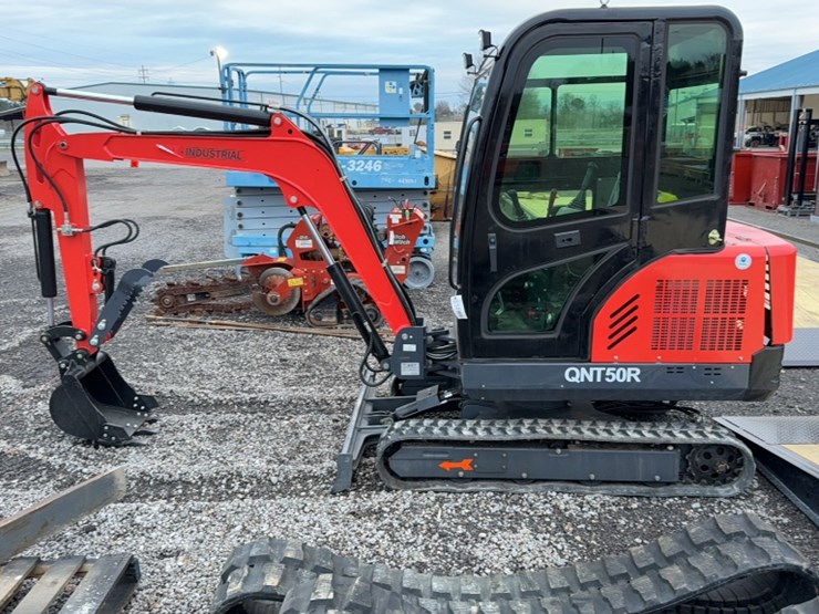 #2052-•-2024-agt-qnt50r-mini-excavator-image-12