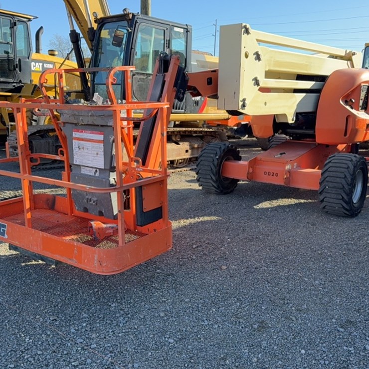 2013 JLG 450AJ