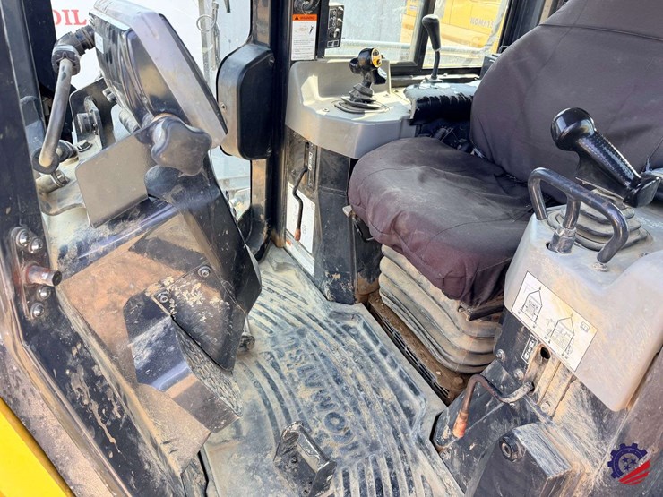 2018-komatsu-d51exi-24-image-31