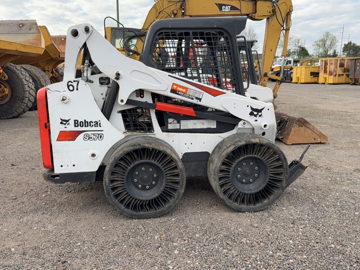 2018-bobcat-s570-image-4
