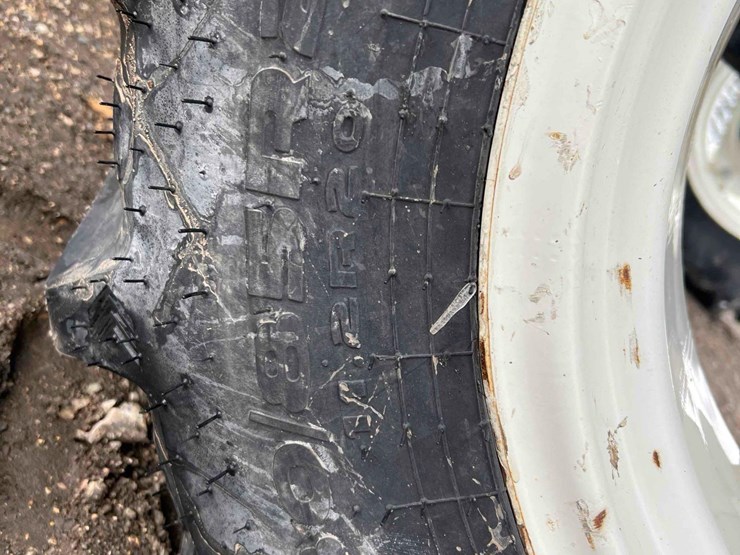 new-holland-tn70da-image-18