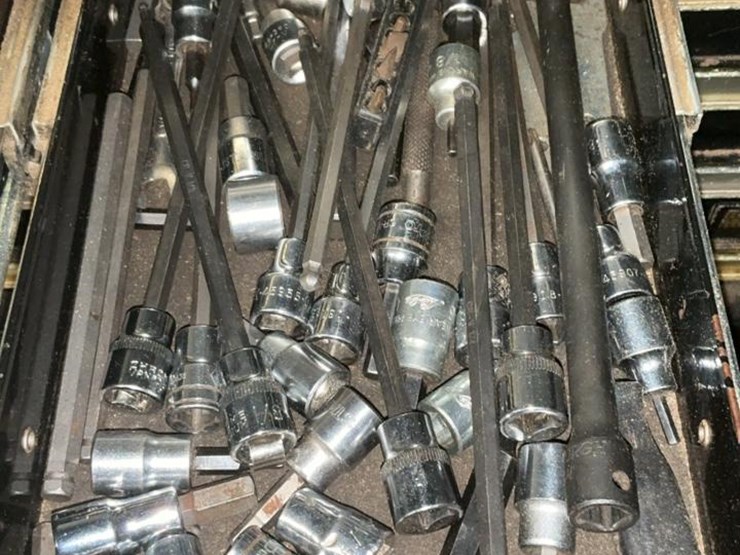 #107-•-clarke-hd-plus-tool-chest-and-contents-image-21