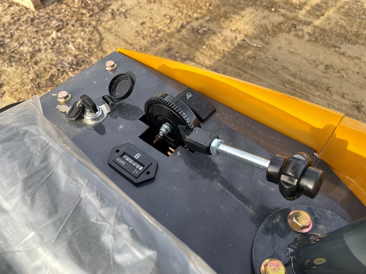 #1040-•-new-ats-rt12r-mini-excavator-image-12