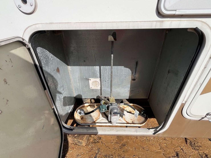 2008-keystone-laredo-265rl-5th-wheel-camper-image-10