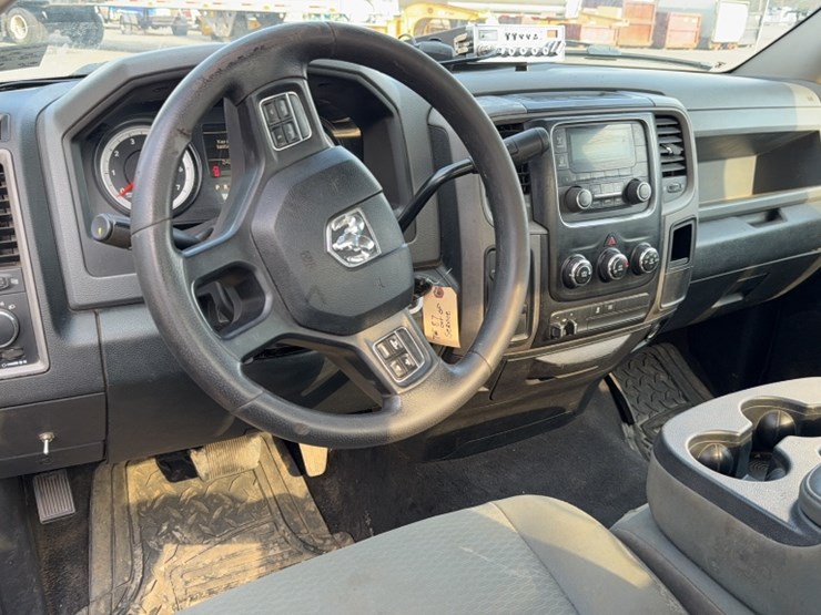 2015-dodge-1500-image-18