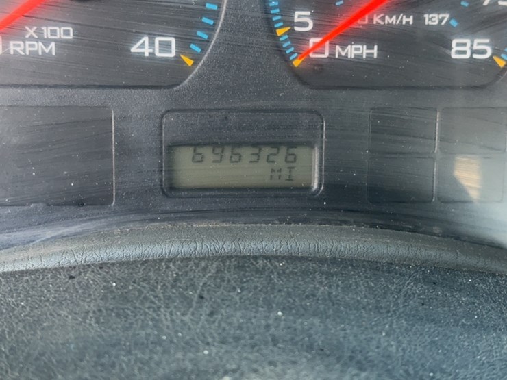 2007-international-8600-image-18