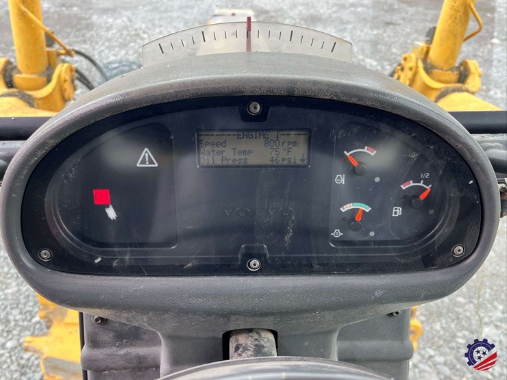 2003-volvo-g710b-image-71