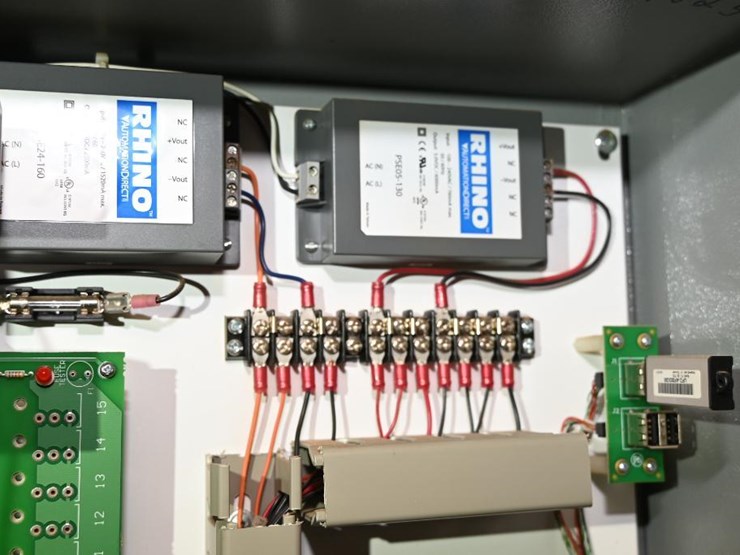 #116-•-cleereman-38-3hb-carriage-and-track-image-57