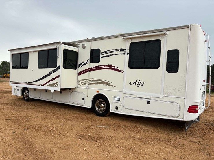2007-freightliner-alfa-diesel-pusher-motorhome-(37,286-miles)-image-2