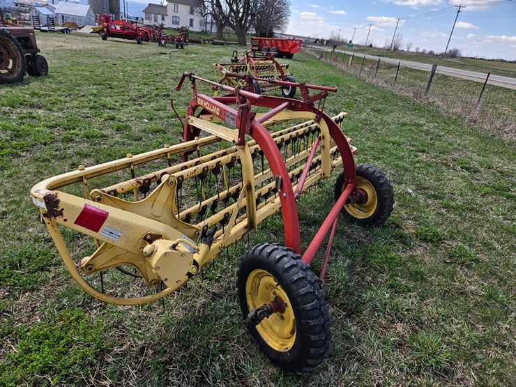 new-holland-258-image-3