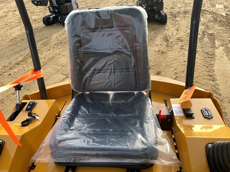 #1038-•-new-ats-rt15r-mini-excavator-image-15