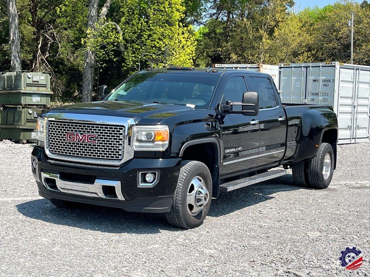2015-gmc-3500-image-12