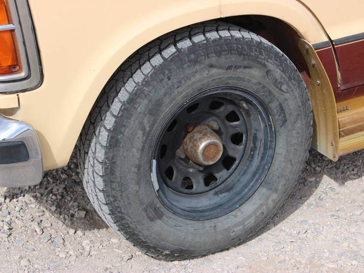 1985-dodge-ram-350-image-15