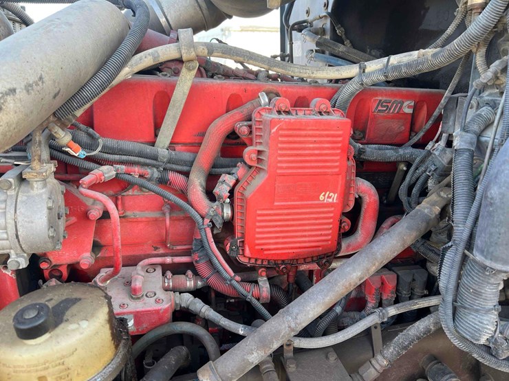 2008-peterbilt-384-image-15