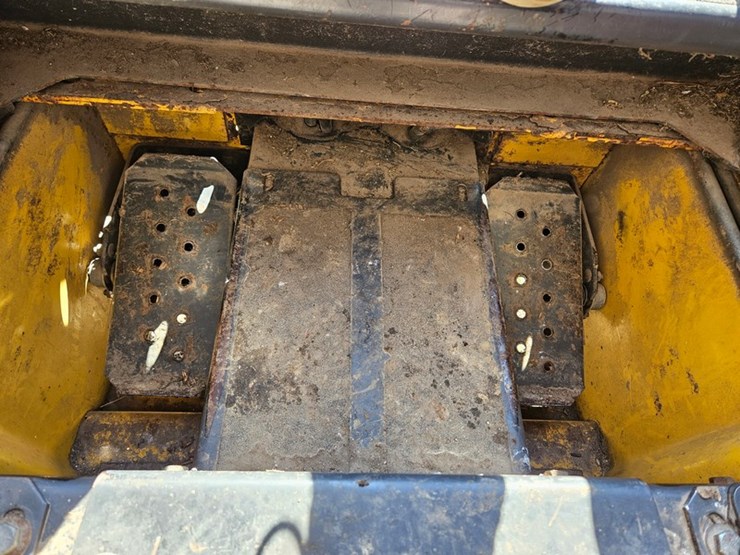 new-holland-ls140-image-22