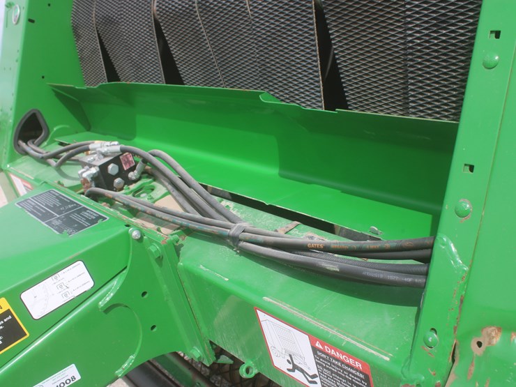 john-deere-560m-image-43