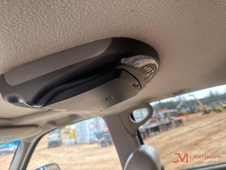 chevrolet-suburban-image-16