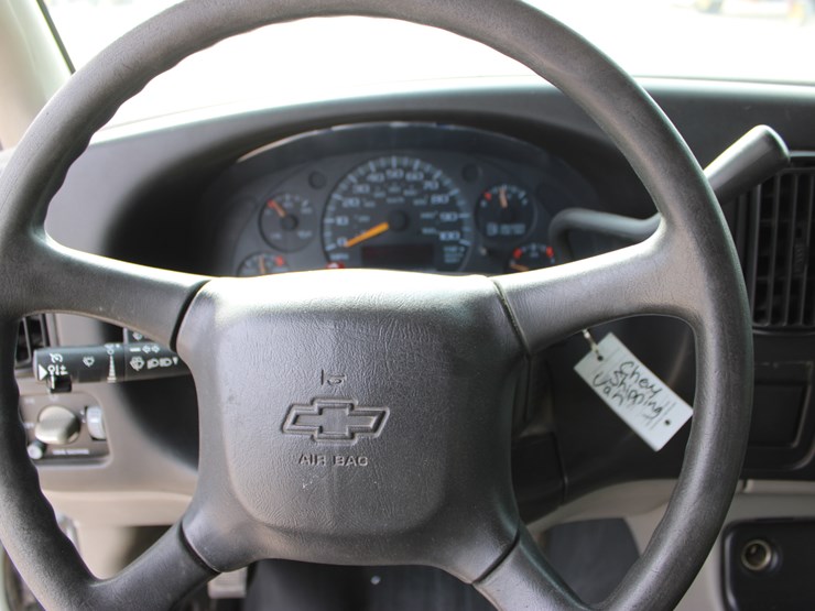 2001-chevrolet-express-3500-image-33