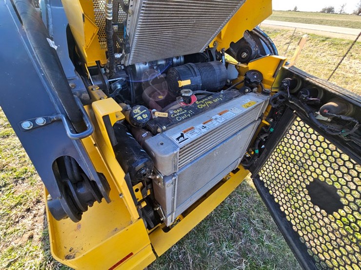 new-holland-l218-image-16