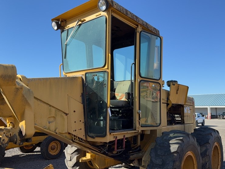 deere-670a-image-13