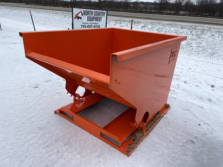 #2000-•-2-yard-self-dumping-hopper-image-1