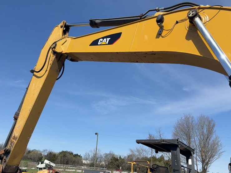 2013-caterpillar-329el-image-16