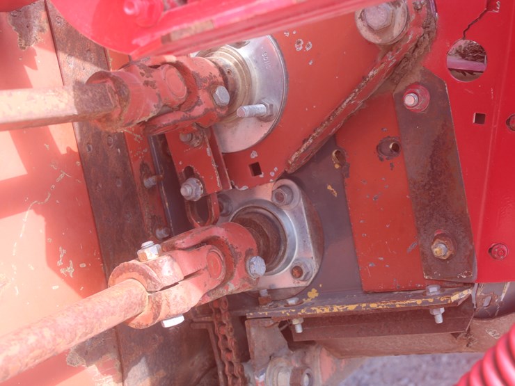 hesston-1170-image-25