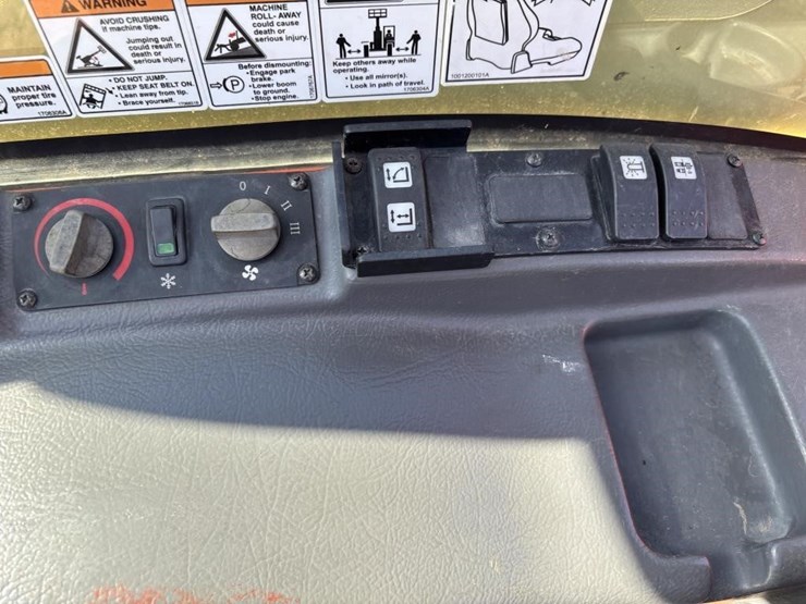 2017-jlg-g5-18a-image-31