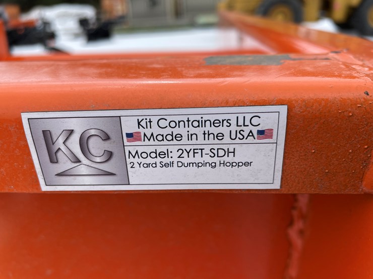 #2001-•-2-yard-self-dumping-hopper-image-15