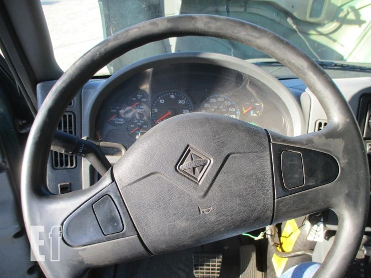 2002-international-durastar-4300-image-10