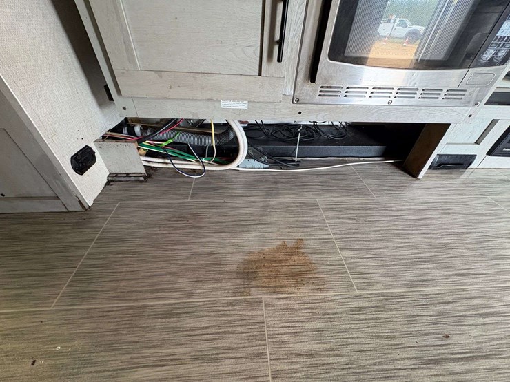 2022-forest-river-ibex-travel-trailer-w/-solar-power-system-image-25