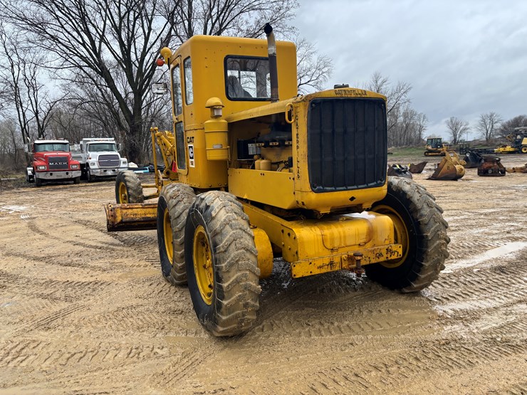 caterpillar-12-image-3