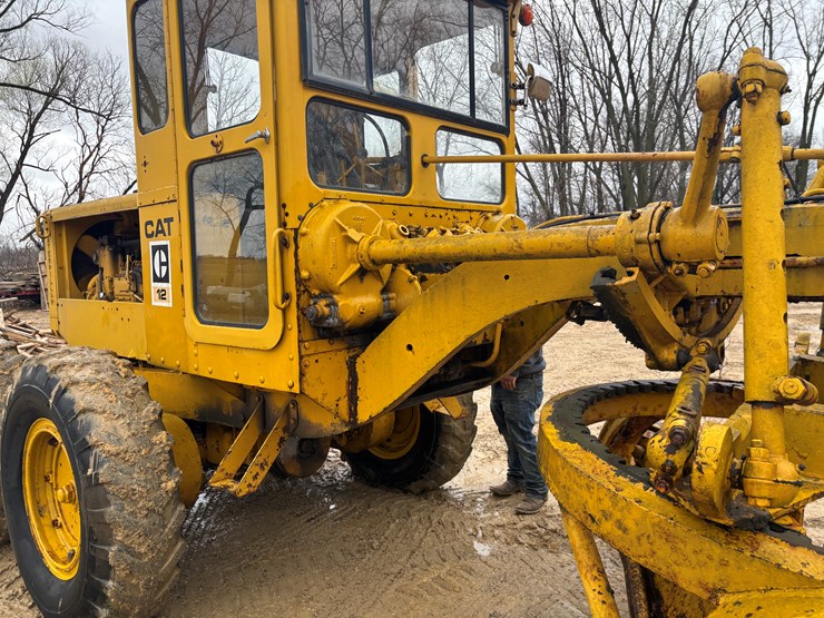 caterpillar-12-image-50