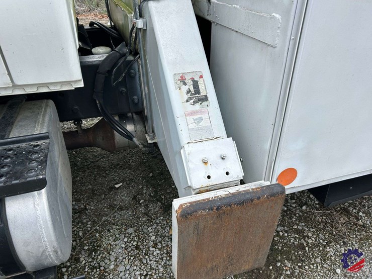 2009-international-7400-image-29