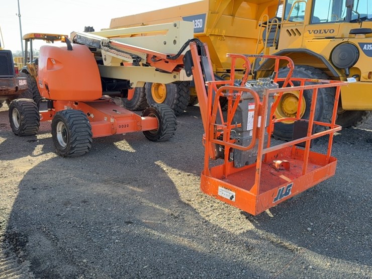 2013-jlg-450aj-image-3