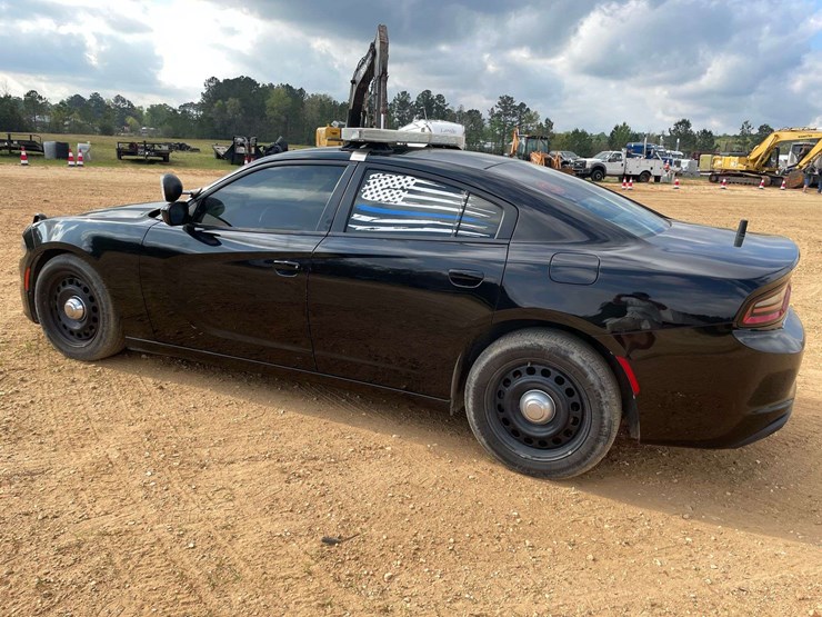 2017-dodge-charger-4-door-police-sedan-(79,558-miles)-image-2