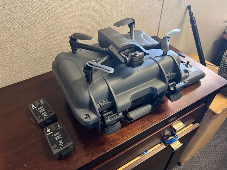 parrot-anafi-usa-foldable-drone-with-4k/thermal-camera-image-4