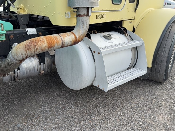 2007-peterbilt-357-image-5