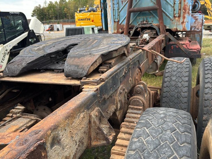 1969-caterpillar-3208-image-8