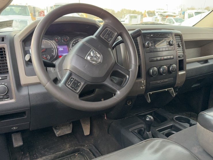 2012-dodge-2500-image-24