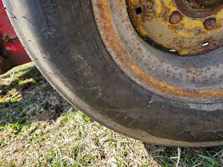 new-holland-355-image-44