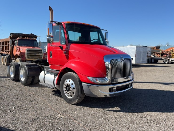 2007-international-8600-image-3