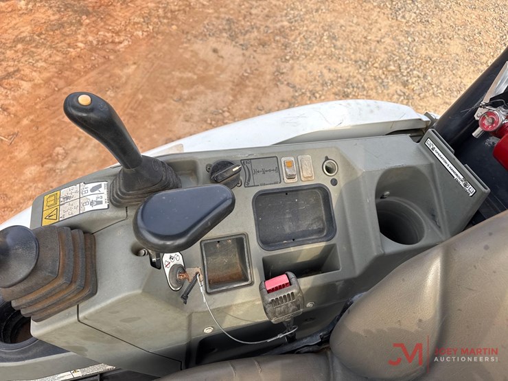 2020-bobcat-e26-image-23