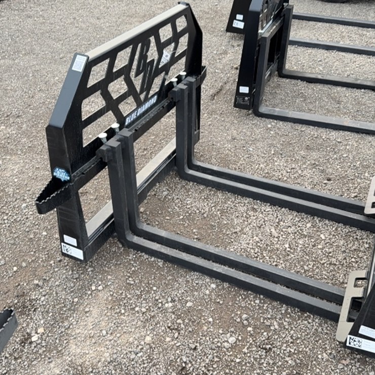#2024 • BLUE DIAMOND 48" SKID STEER BLOCK PALLET FORKS