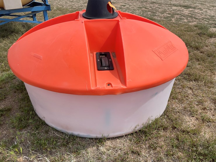 #4076-•-mol-mix-livestock-liquid-feeder-image-1