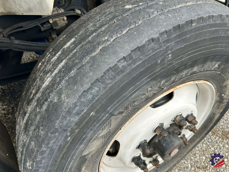 2009-international-7400-image-15