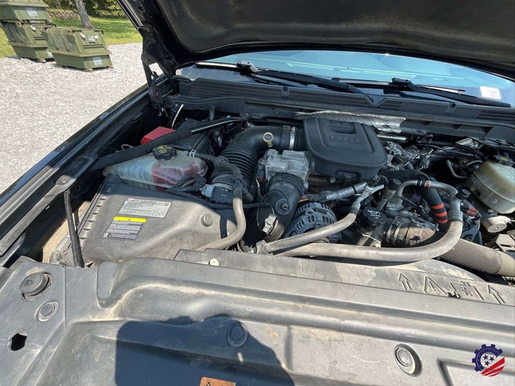 2015-gmc-3500-image-44