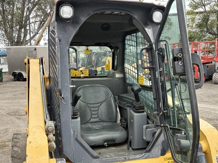 2018-yanmar-s220r-image-18